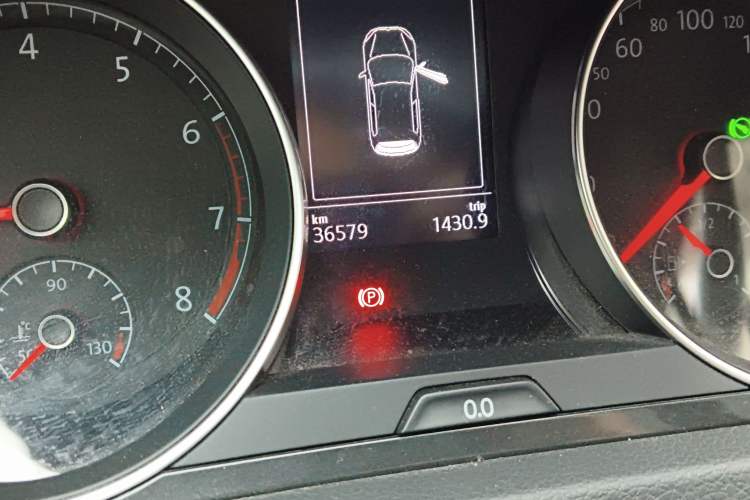 Used Volkswagen Golf 2017 1.6L Automatic Comfort Million-Vehicle Anniversary Edition
