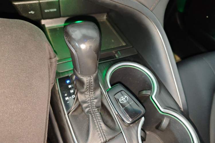 Used Toyota Camry 2021 2.0G Luxury Edition Gear Lever