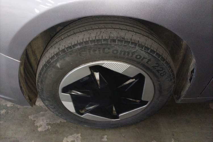 Used Geometry A 2024 410KM Travel Edition