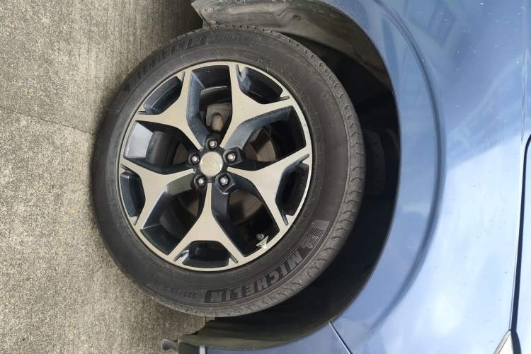 Used Subaru Forester 2013 2.5i Automatic Prestige Edition Right Front Wheel Hub