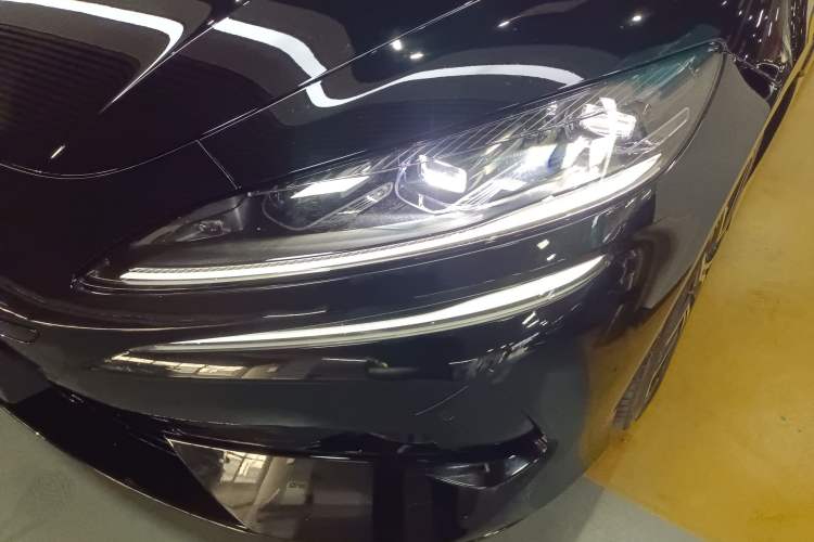 Used Denza Z9 2024 1100 km Four-Wheel Drive Max Version
