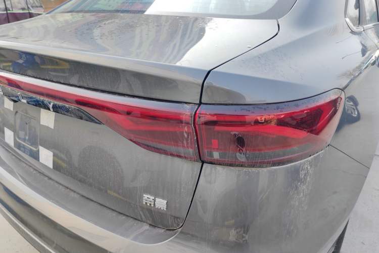 Used Geely Auto Emgrand 2026 Model 4th Generation 4 Millionth Anniversary Edition 1.5L CVT Feiyue Edition