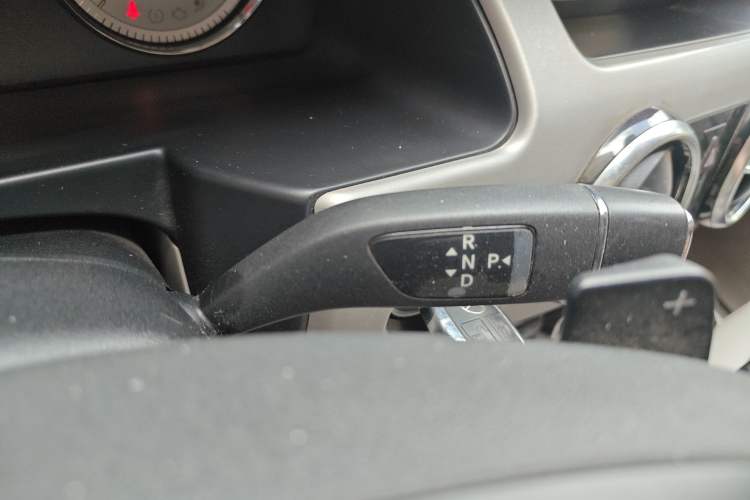 Used Mercedes-Benz GLK-Class 2013 GLK 300 4MATIC Dynamic Sunroof Model Gear Lever