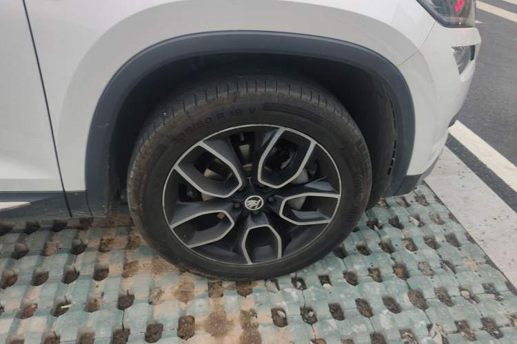 Used Skoda Kodiaq 2017 TSI330 7-Seater Two-Wheel-Drive Luxury Edition
