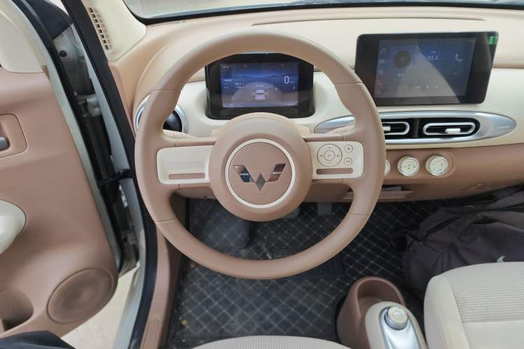 Used Wuling Hongguang MINIEV 2025 Four-Door Version Premium Edition Steering Wheel