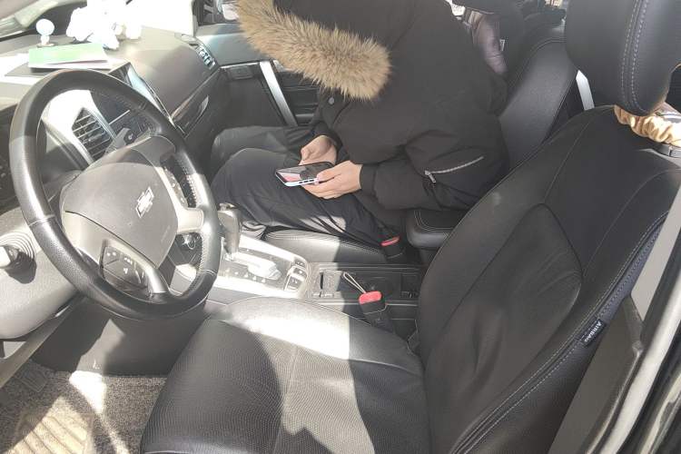 Used Chevrolet Captiva 2015 2.4L 4x4 Flagship Edition 7-Seater
