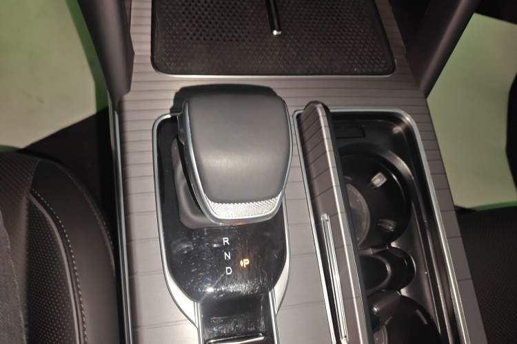 Used Hongqi HS7 PHEV 2024 2.0T PHEV Four-Wheel Drive Flagship Edition 6 Seats
