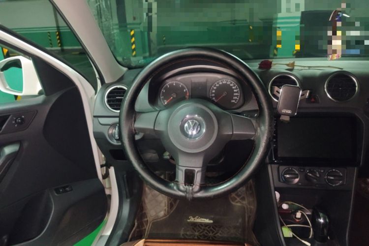 Used Volkswagen Jetta 2015 Value Edition 1.6L Automatic Fashion Version Steering Wheel