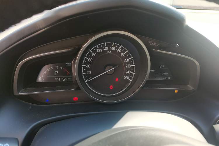 Used Mazda CX-4 2018 2.0L Automatic Two-Wheel Drive Blue Sky Premium Upgrade Version China V Standard
