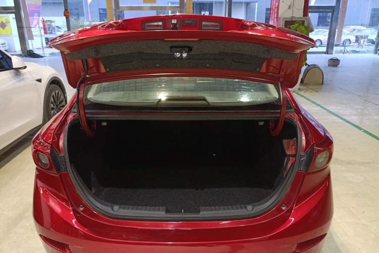 Used Mazda Mazda 3 Axela 2017 Sedan 1.5L Automatic Luxury Model Emission Standard China V
