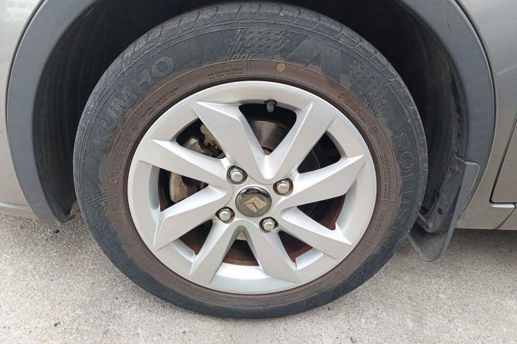 Used Baojun 310W 2017 1.5L Manual Fashion Model China V
