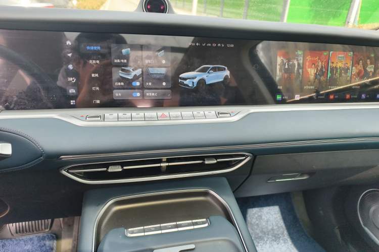 Used VOYAH FREE 2024 Ultra-Long Range Intelligent Driving Version Audio And AC Panel