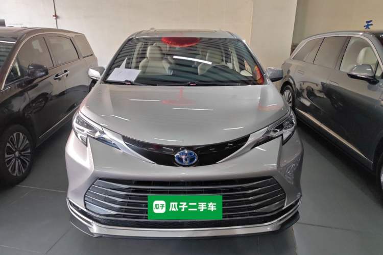 Used Toyota Sienna 2021 2.5L Hybrid Ultimate Edition
