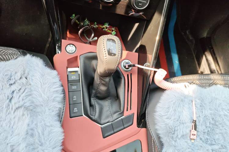 Used Volkswagen Tayron 2019 Teramont Edition 280TSI Two-Wheel Drive Luxury Model China VI Standard Gear Lever