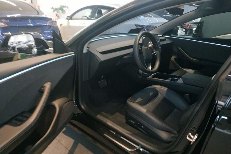 Used Tesla Model 3 2023 Rear-Wheel-Drive Version
