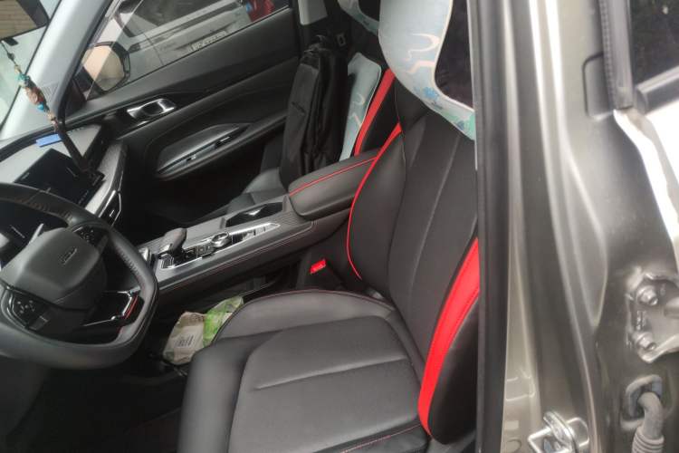 Used CHANGAN OSHAN Z6 2022 Blue Whale 1.5T DCT Smart Navigation Model Left Front Seat