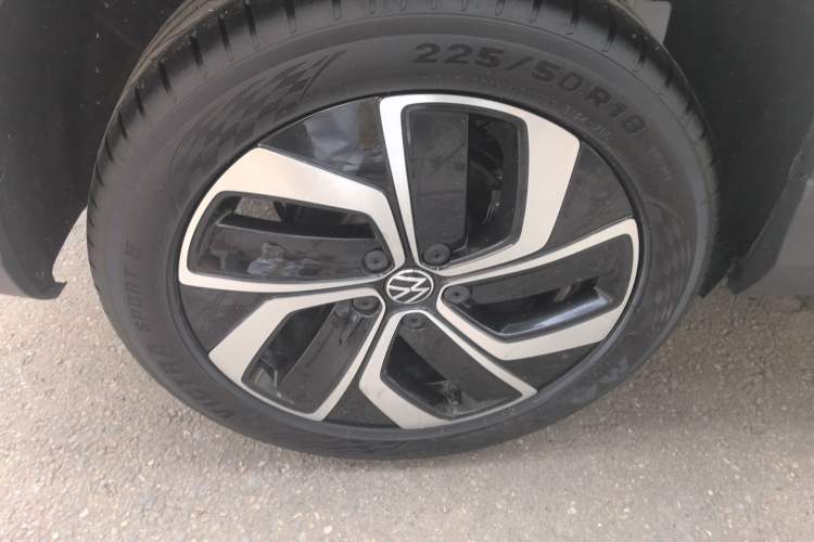 Used Volkswagen Tharu 2024 300TSI Two-Wheel-Drive Full Moon Edition