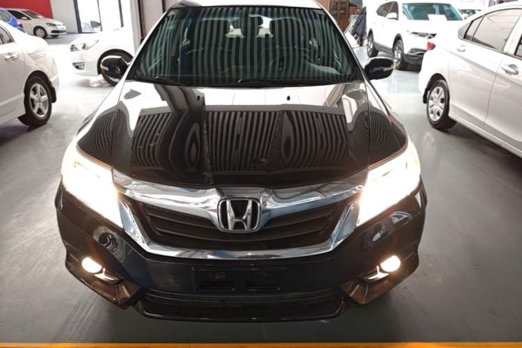 Used Honda Crider 2015 1.8L automatic luxury edition