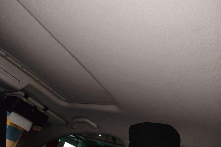 Used Volkswagen Sagitar 2015 230TSI Automatic Luxury Model
