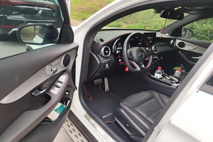 Used Mercedes-Benz GLC Coupe AMG 2017 AMG GLC 43 4MATIC Coupe SUV Interior 3