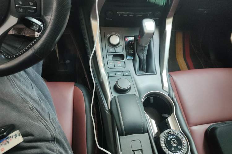 Used Lexus NX 2015 300h All-Wheel-Drive Fēngzhì Edition