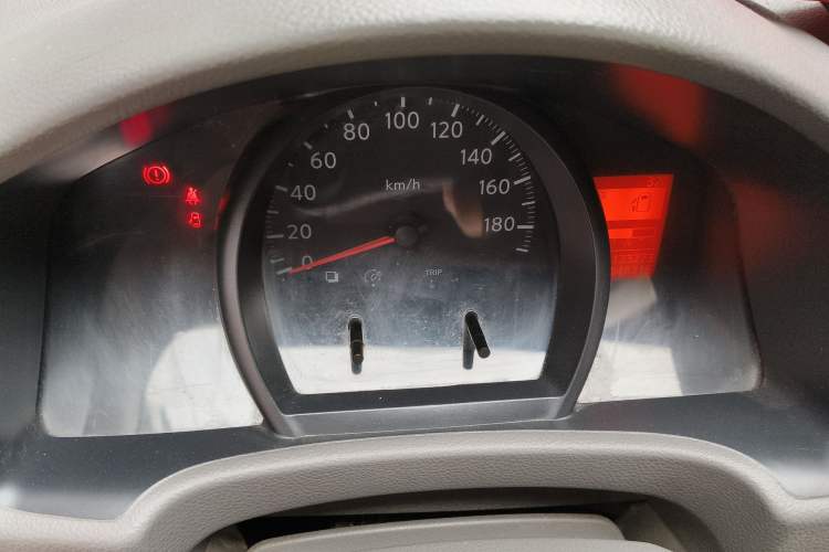 Used Nissan NV200 2014 1.6L Manual Luxury Model China IV Standard