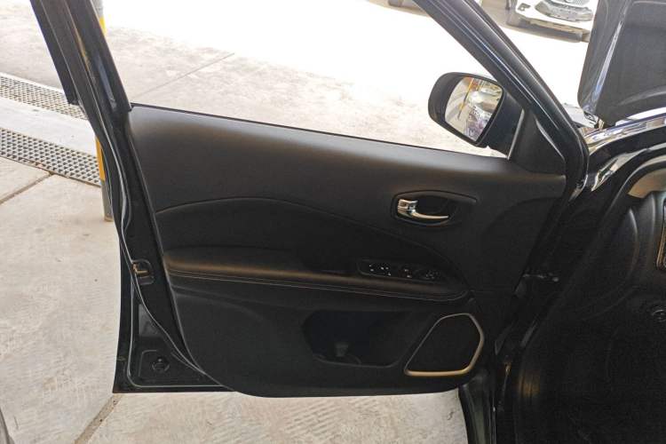 Used Jeep Compass 2017 200T Automatic Enjoyment Version