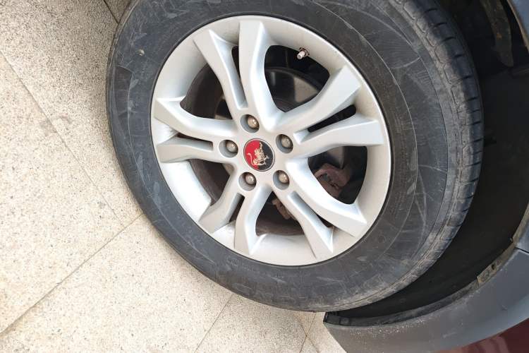 Used FORTHING Joyear XV 2015 1.6L CVT Luxury Model
