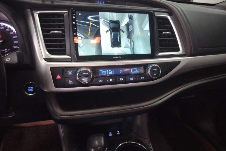 Used Toyota Highlander 2018 2.0T Four-Wheel Drive Luxury Version 7 Seats China VI Standard Audio And AC Panel