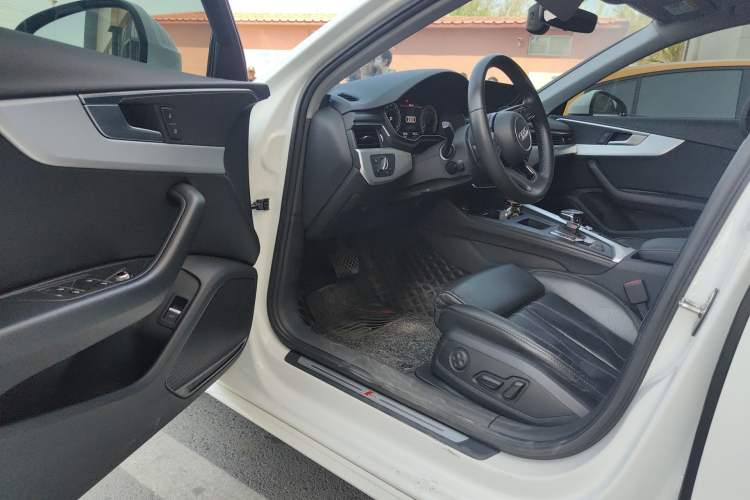 Used Audi A4L 2020 40 TFSI quattro Luxury Dynamic Model