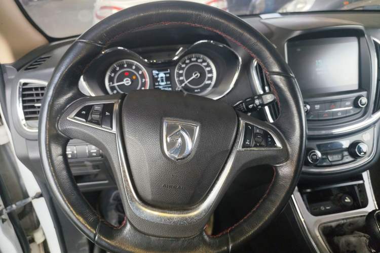 Used Baojun 560 2015 1.8L manual luxury version