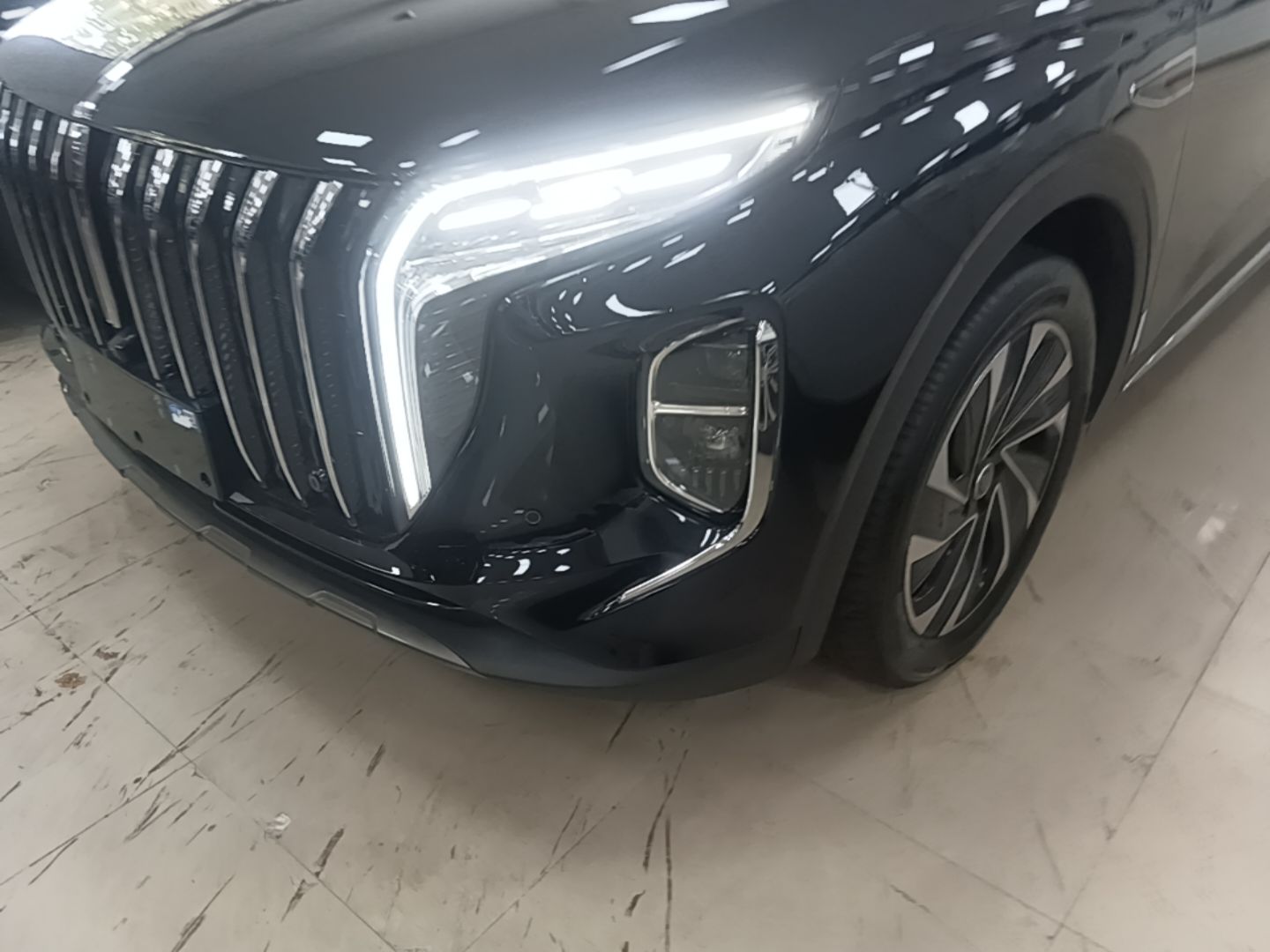 Hongqi HS7 PHEV 2025 Model 2.0T PHEV Two-Wheel Drive Qi Xiang Edition 6-Seater — снимка 8