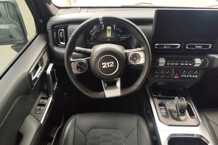 Used 212 T01 2024 2.0T Explorer Steering Wheel