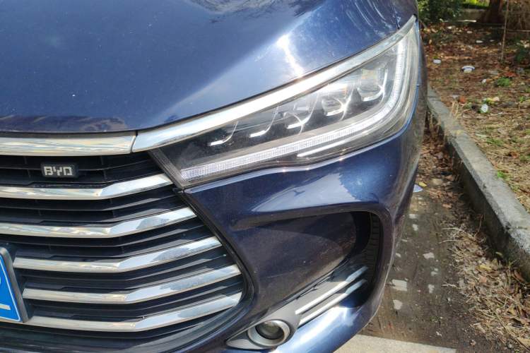 Used BYD Song MAX 2019 1.5T Automatic SmartConnect ZhiLian RuiDong Edition with 6 Seats China VI Standard
