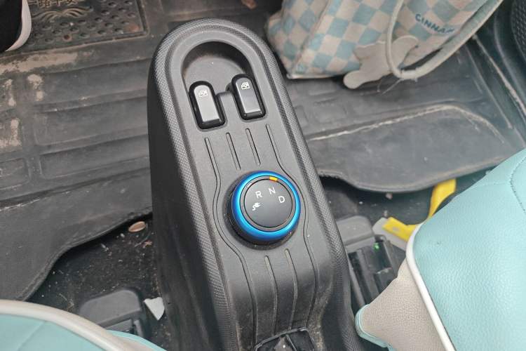 Used Wuling Hongguang MINIEV 2022 Zizai Version Lithium Iron Phosphate Gear Lever