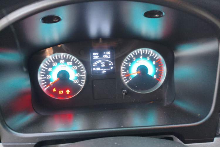 Used Jinbei Hiace X30 2024 1.5L Wealthy-Style Passenger Van 5/6/7 Seater with Front-Mounted Air Conditioning
