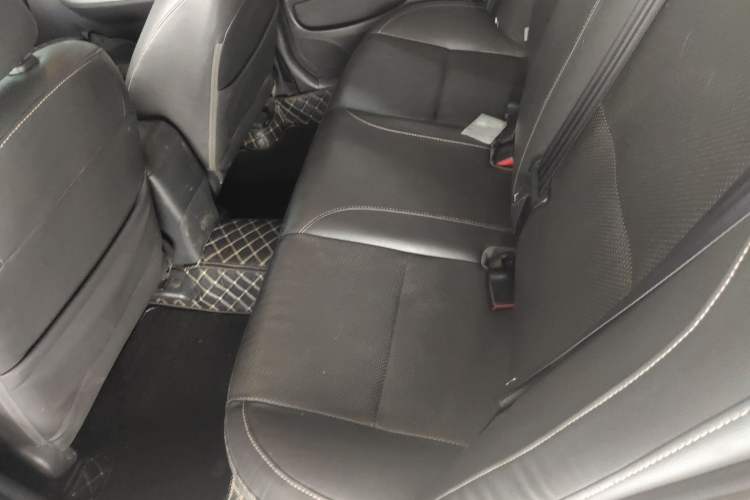 Used BYD L3 2015 Energy-Efficient Model 1.5L Automatic Comfort Edition Left Rear Seat