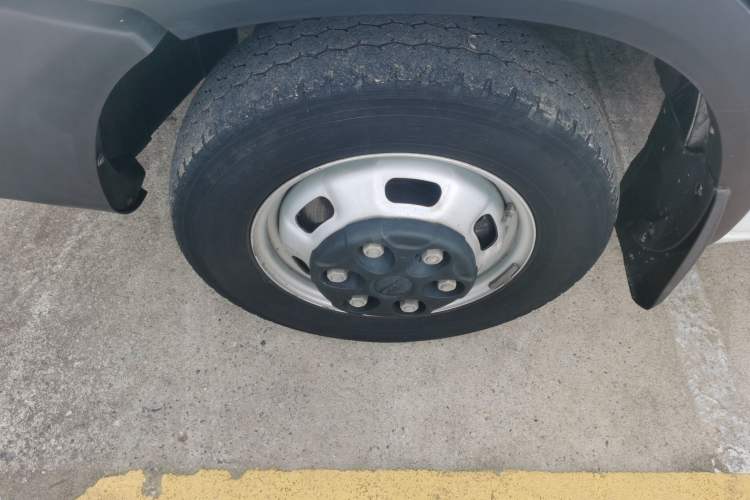 Used Iveco Eurocargo 2021 2.0T Manual Super-Rui Long Wheelbase Short Overhang High Roof Manual Doors F1A
