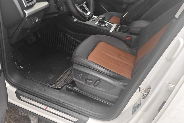 Used Audi Q5L 2020 Updated 40 TFSI Prestige Fashion Edition Left Front Seat