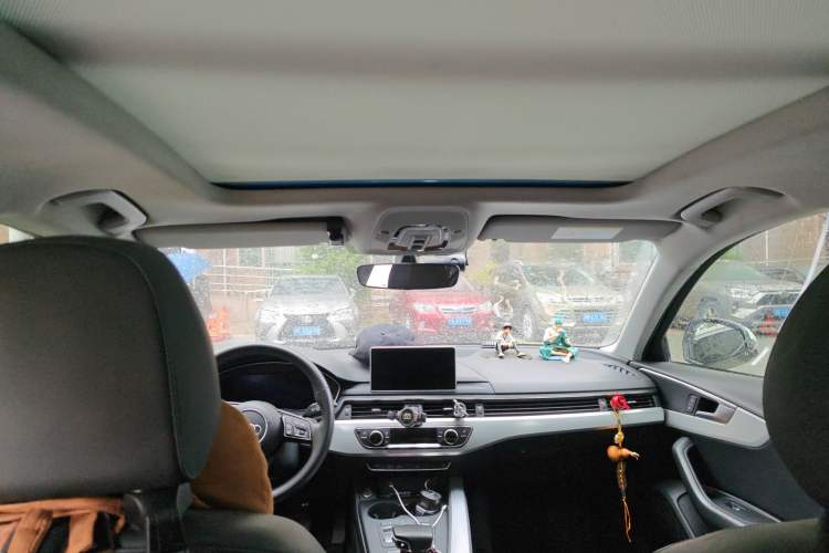 Used Audi A4L 2018 30th Anniversary Edition 40 TFSI Fashion Model Headliner