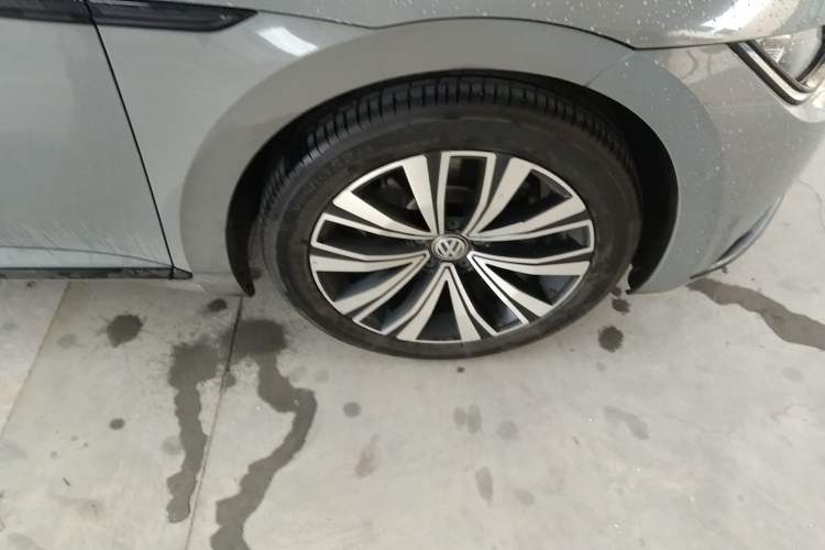 Used Volkswagen FAW-Volkswagen CC 2020 330TSI Glamour Edition China VI Standard Right Front Wheel Hub
