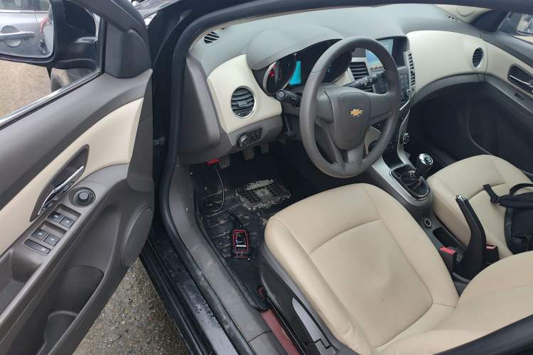 Used Chevrolet Cruze 2015 1.5L Classic SL MT
