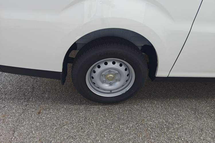 Used Ruichi EC75 2025 Model Passenger Vehicle Smart Driving Ultra-Charging Edition Pioneer II 50.1 kWh