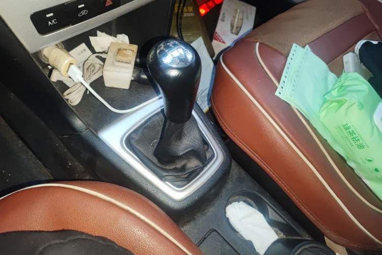 Used CHANGAN KAICHENG Ruixing M80 2018 1.5L Comfort Van Flat Roof Back-Hinged Doors 4G15S