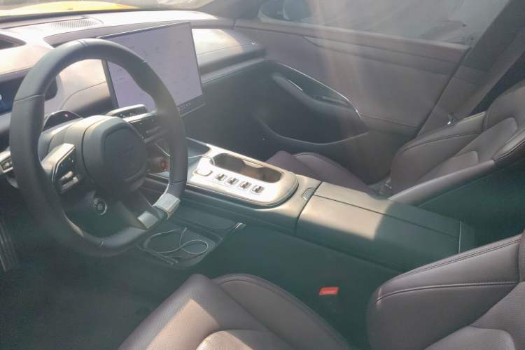 Used Xiaomi Auto SU7 2024 Four-Wheel Drive Ultra-Long Range Advanced Intelligent Driving Max Edition Left Front Seat