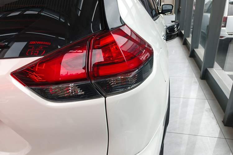 Used Nissan X-Trail 2025 Honor 2.0L Two-Wheel Drive Leading Edition Right Rear Taillight