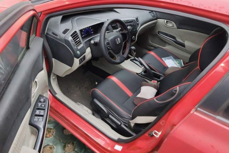 Used Honda Civic 2014 1.8L Automatic Classic Edition Driver Seat
