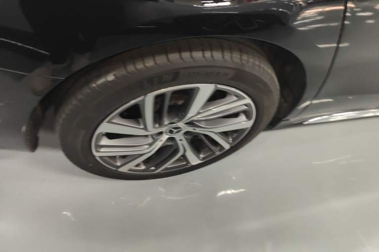 Used Mercedes-Benz E-Class 2025 Facelift E 300 L Fashion Edition