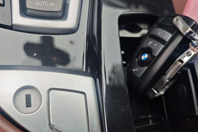 Used BMW 5 Series 2015 520i Elegant Edition
