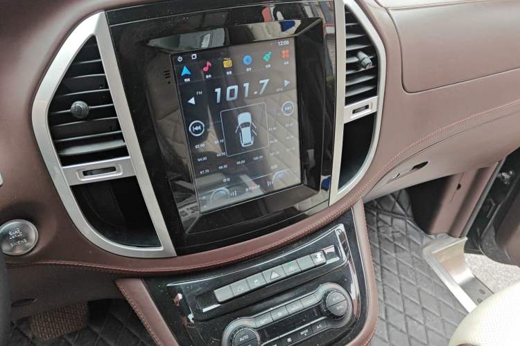 Used Mercedes-Benz Vito 2018 2.0T Elite Version 7 Seats China VI Emission Standard
